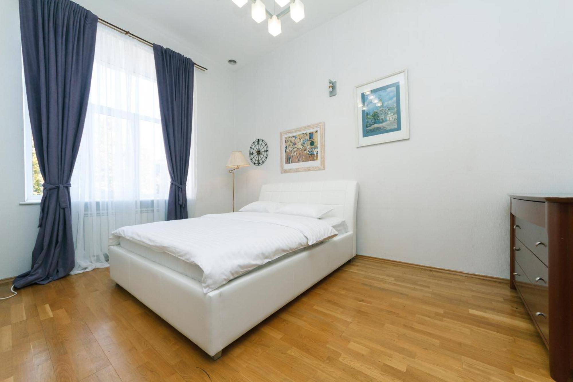 Lux Near Maidan, Khreschutyk 3Br Apartment Kyiv Exterior photo