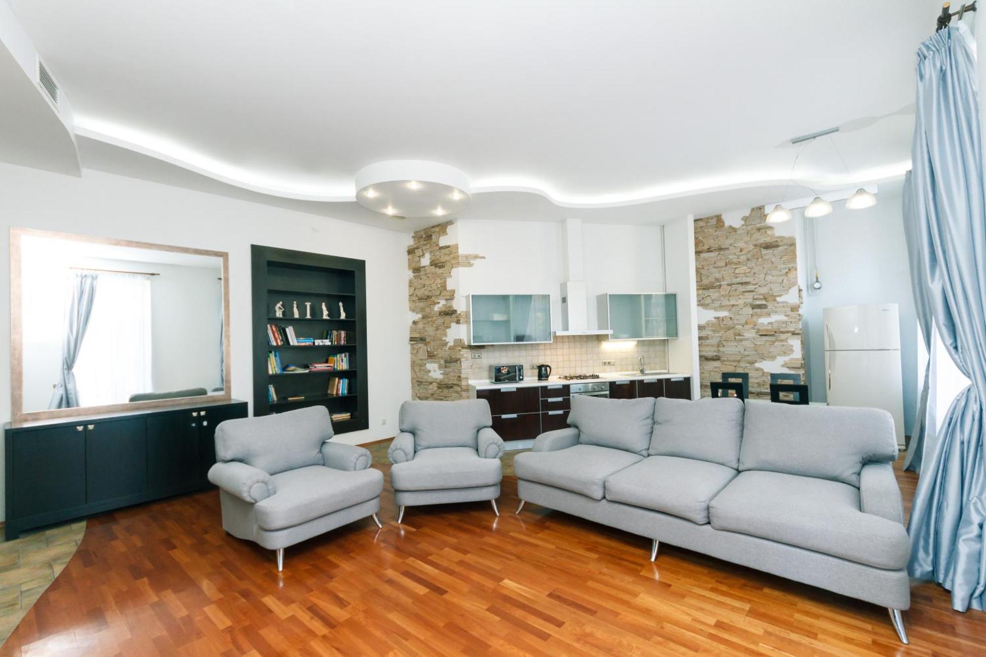 Lux Near Maidan, Khreschutyk 3Br Apartment Kyiv Exterior photo
